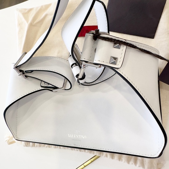 ❌SOLD❌Valentino Crossbody belt bag (unisex) - Picture 5 of 5